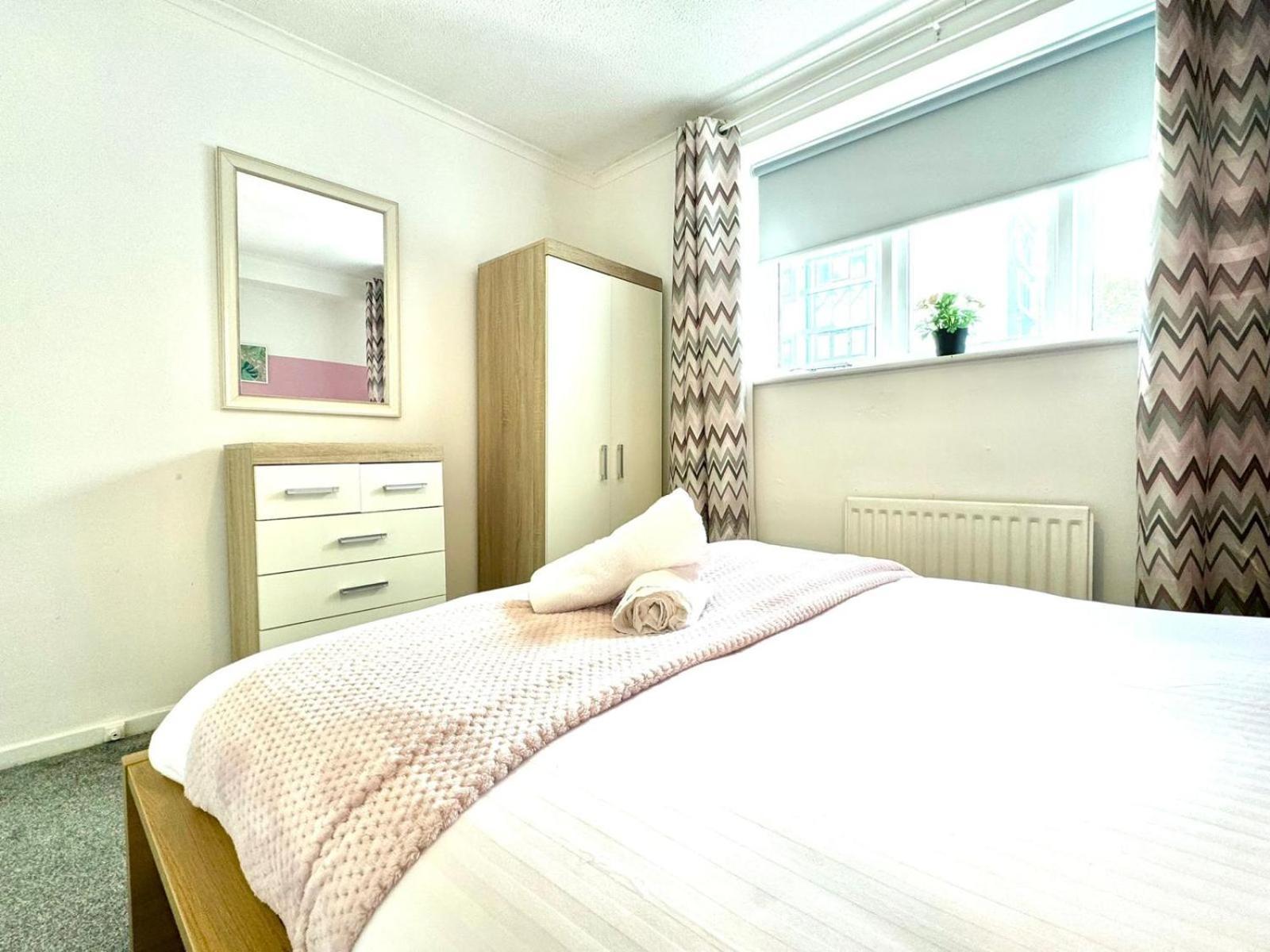 The Alnham, Large 3 Bed Apartment, Close To The City นิวคาสเซิล อะพอน ไทน์ ภายนอก รูปภาพ