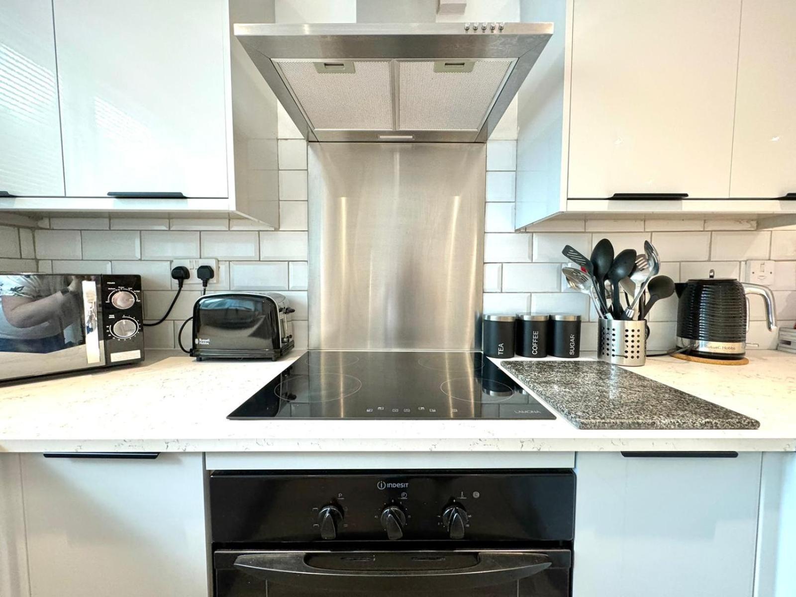 The Alnham, Large 3 Bed Apartment, Close To The City นิวคาสเซิล อะพอน ไทน์ ภายนอก รูปภาพ