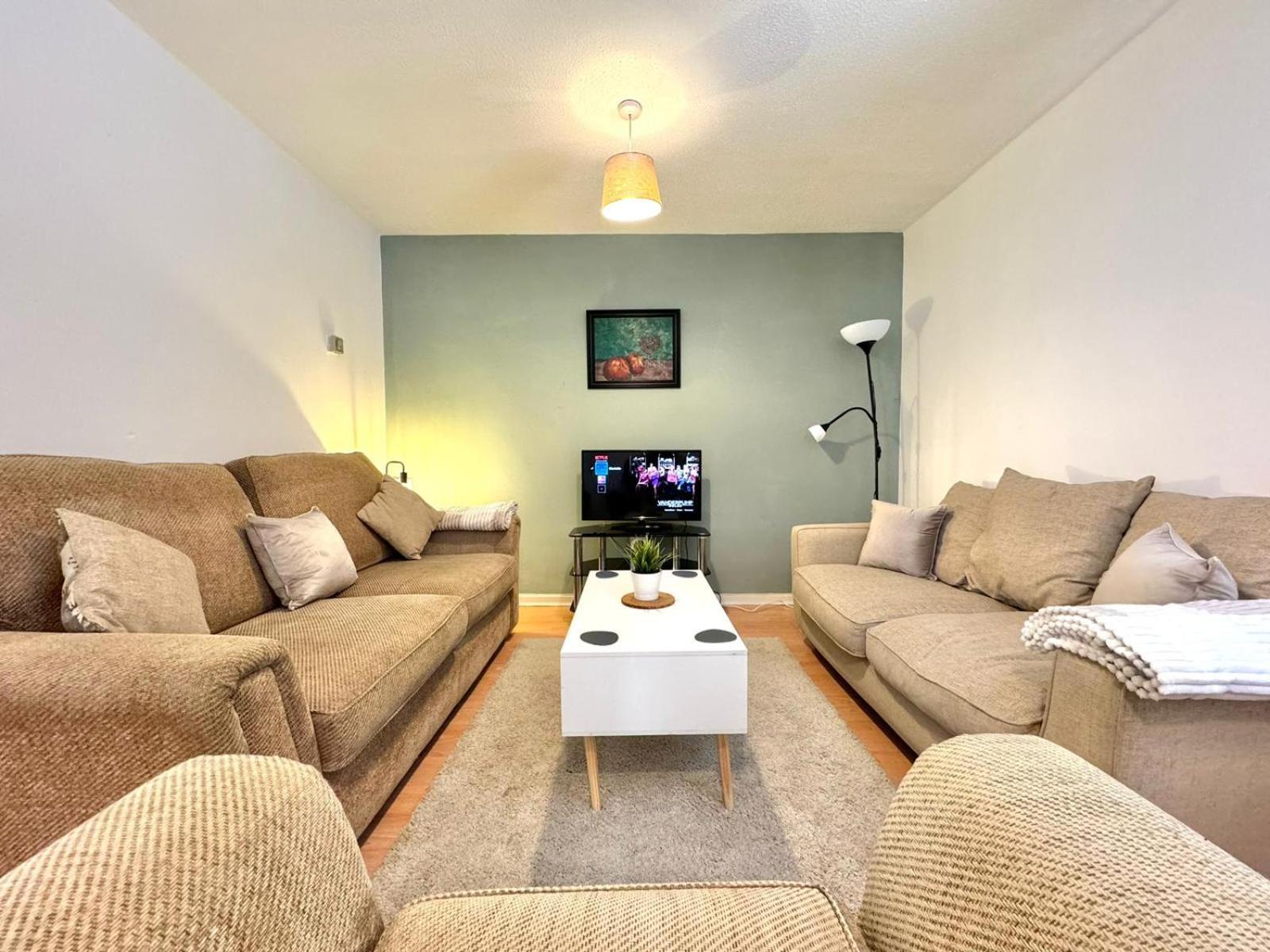 The Alnham, Large 3 Bed Apartment, Close To The City นิวคาสเซิล อะพอน ไทน์ ภายนอก รูปภาพ